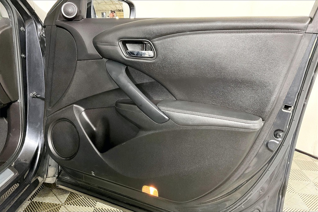 Vehicle image 22 of 30