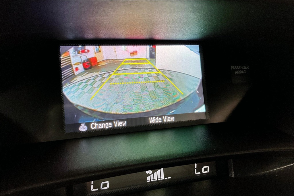 Vehicle image 19 of 30