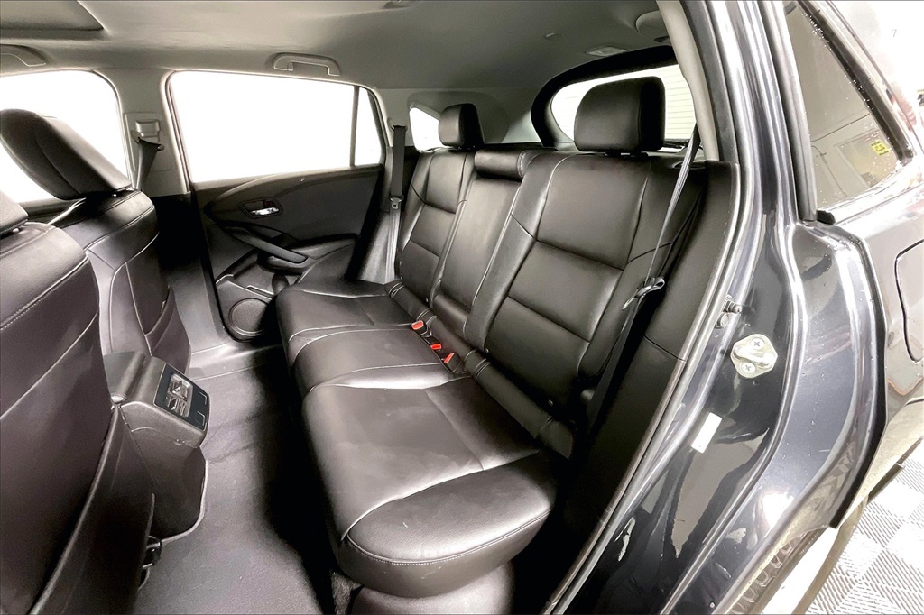 Vehicle image 24 of 30