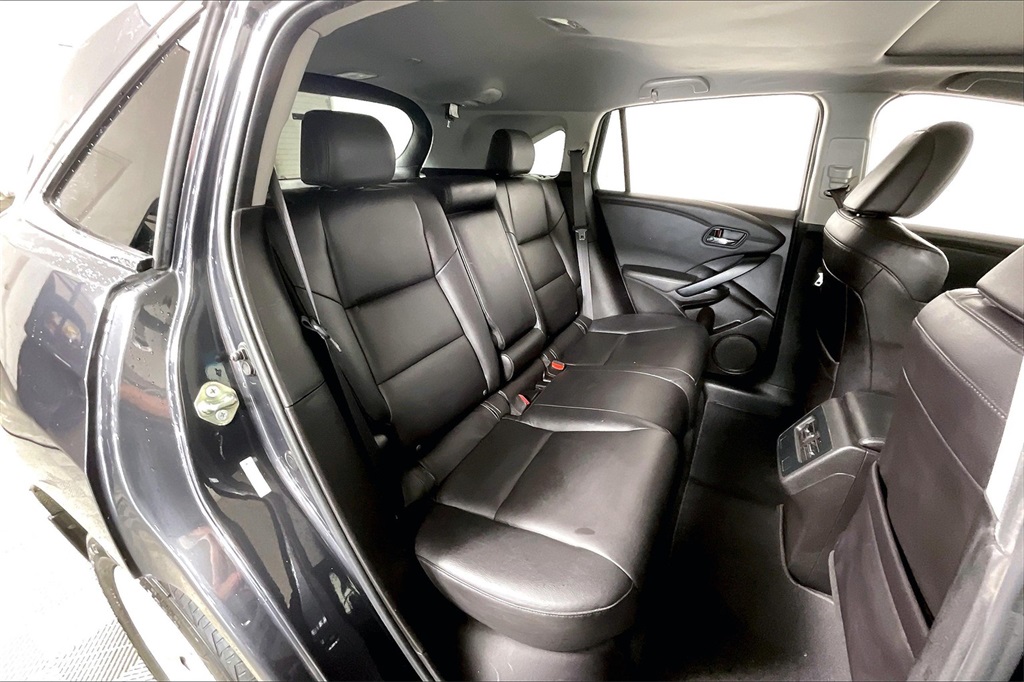 Vehicle image 25 of 30