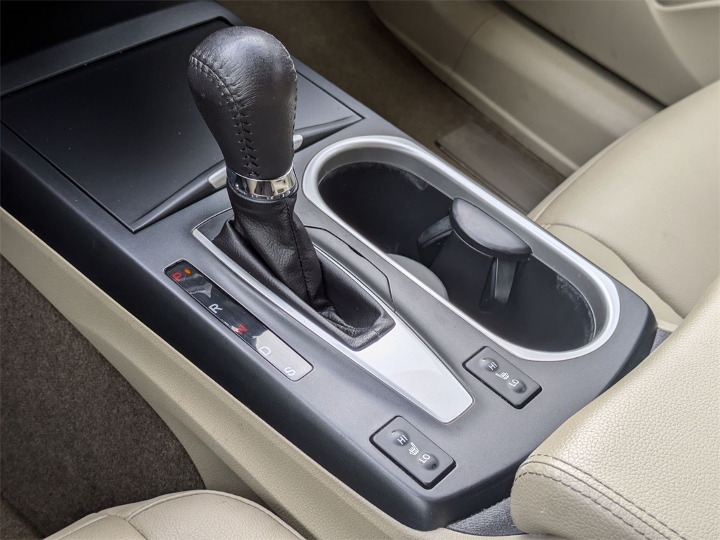 Vehicle image 20 of 30