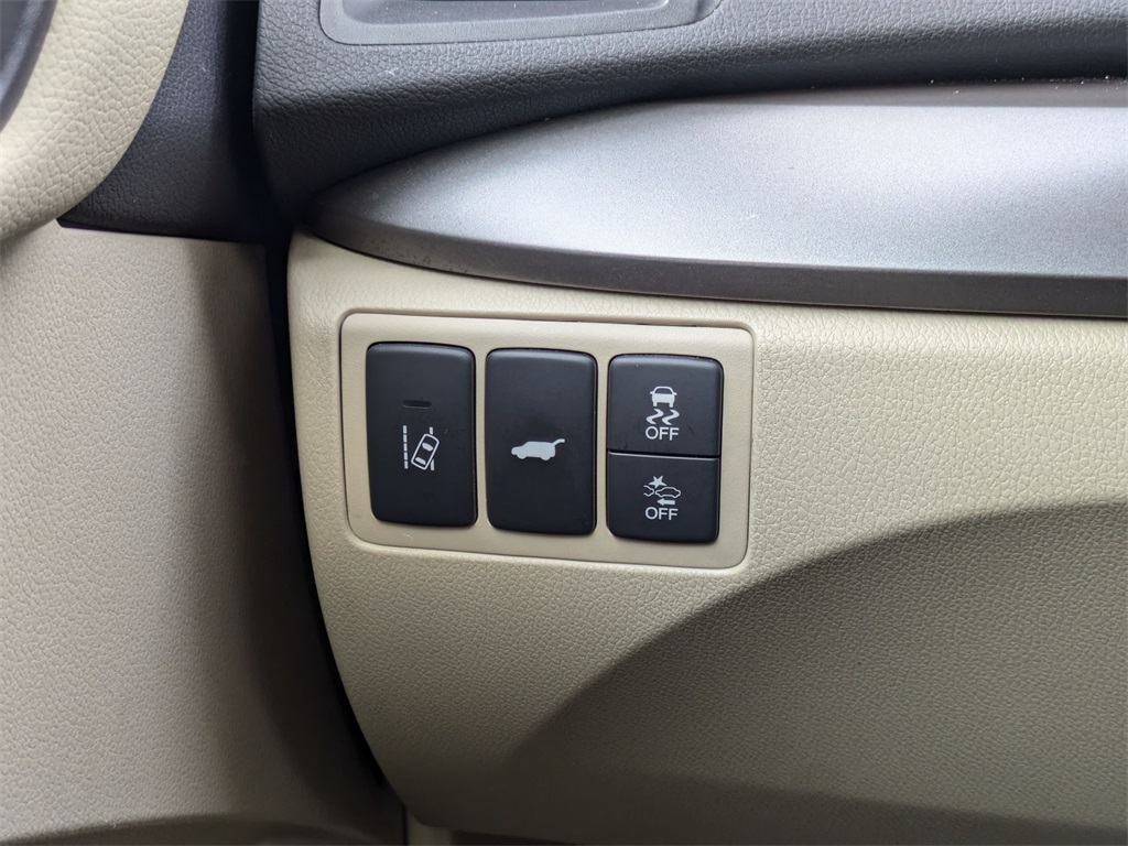 Vehicle image 24 of 30