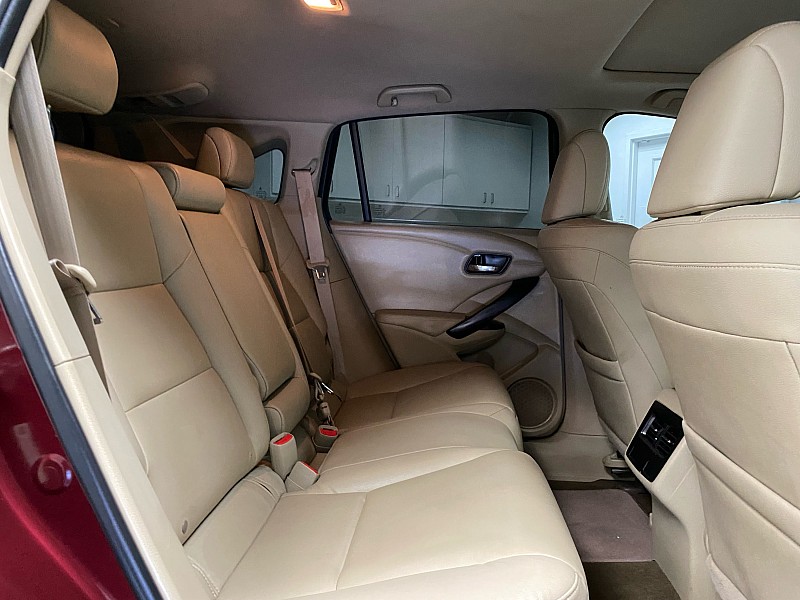 Vehicle image 21 of 29