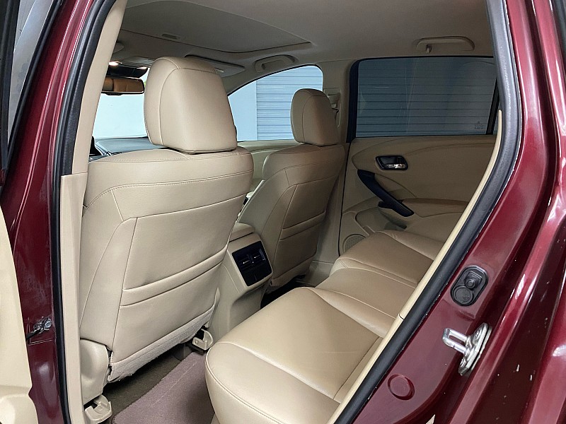Vehicle image 18 of 29