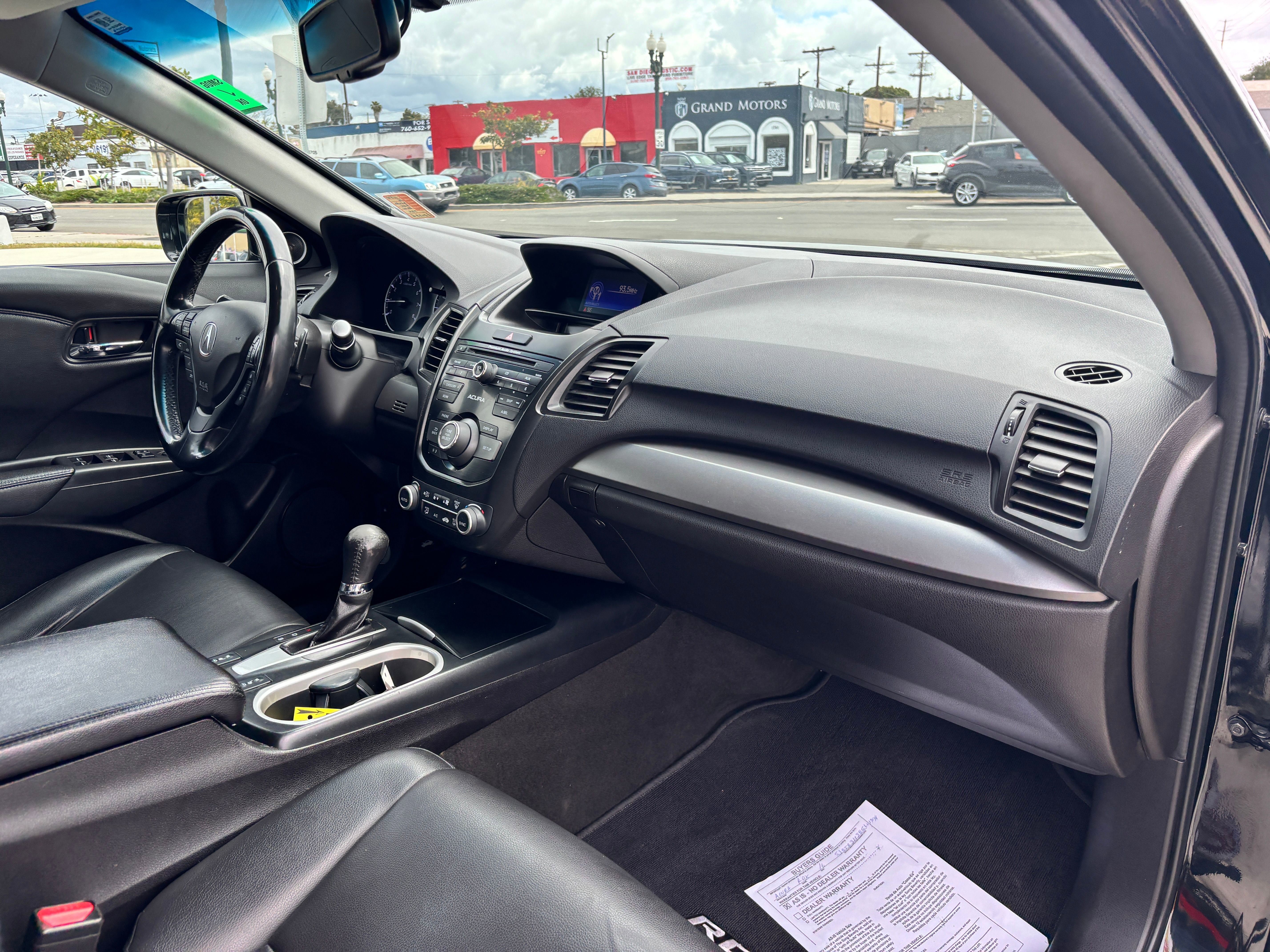 Vehicle image 17 of 30
