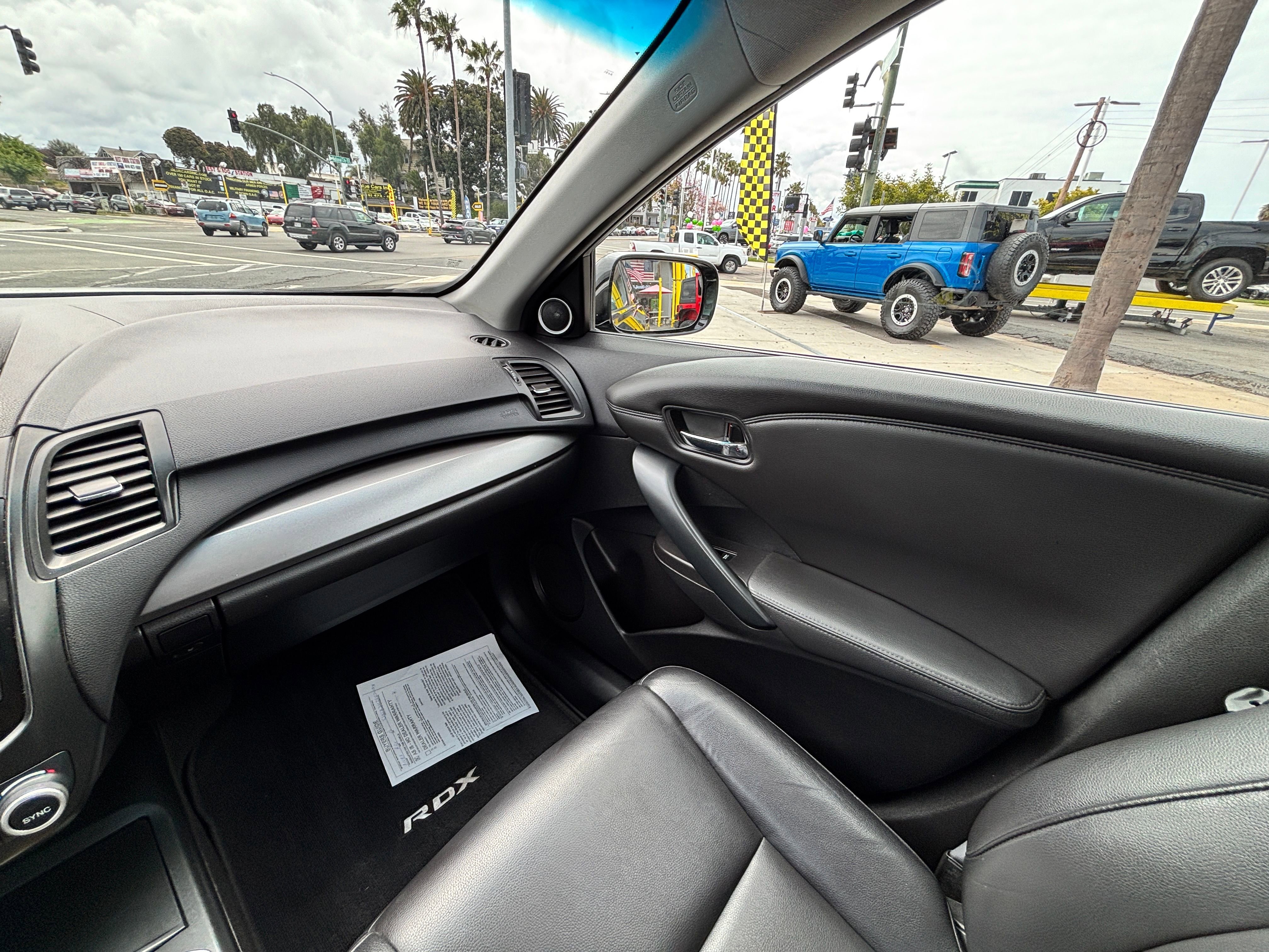 Vehicle image 27 of 30