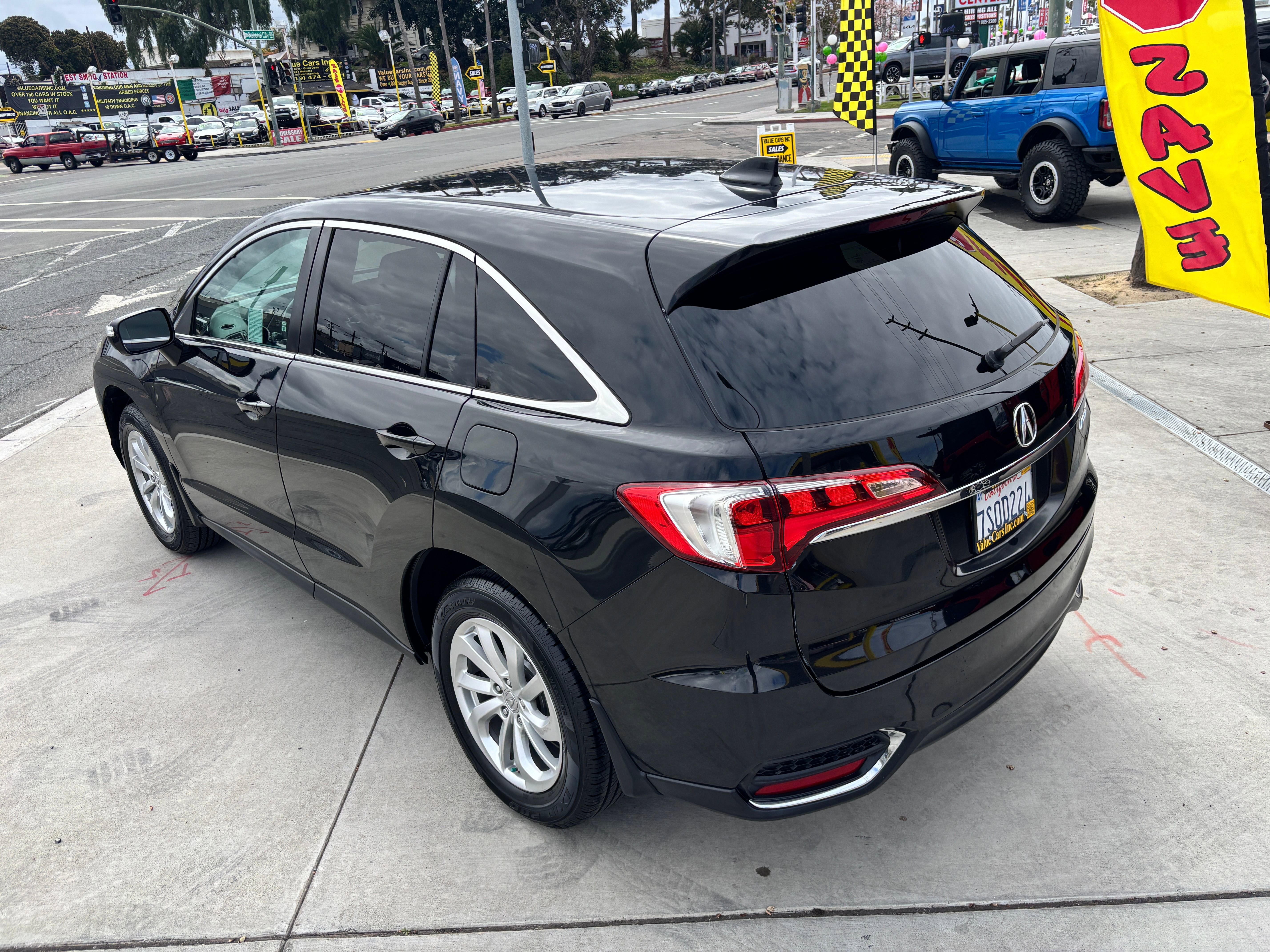 Vehicle image 10 of 30