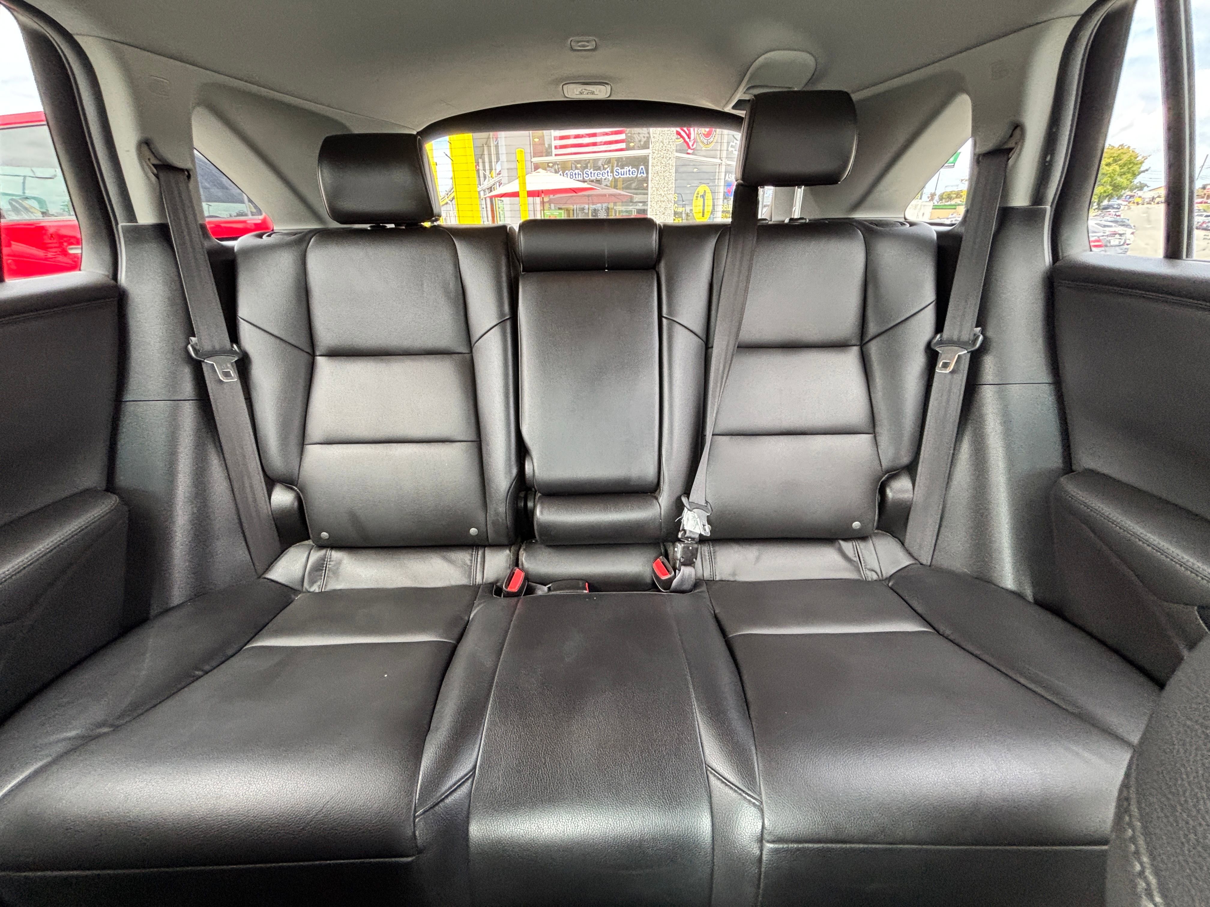 Vehicle image 21 of 30