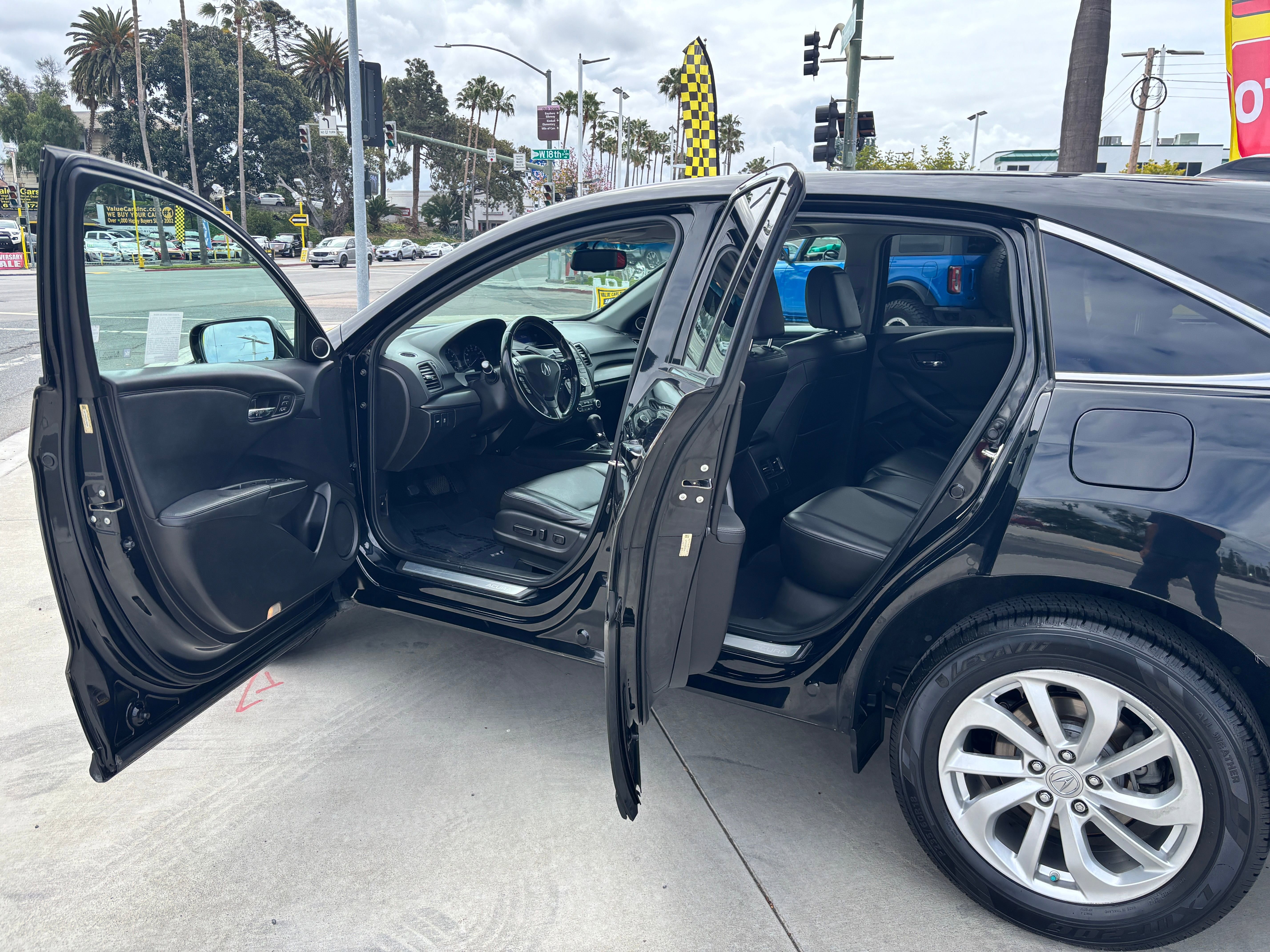 Vehicle image 13 of 30