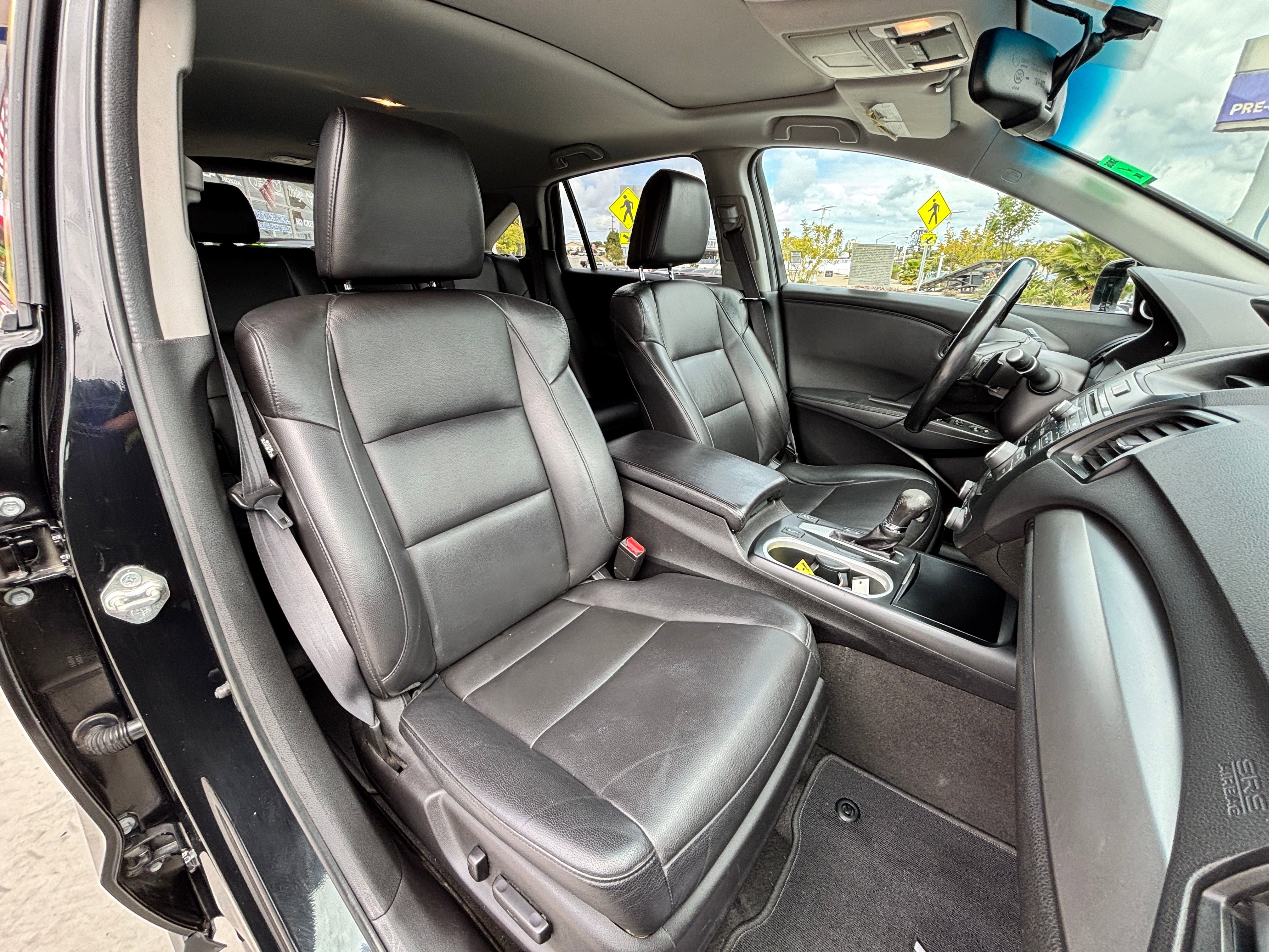 Vehicle image 18 of 30