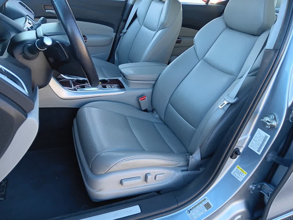 Vehicle image 13 of 33