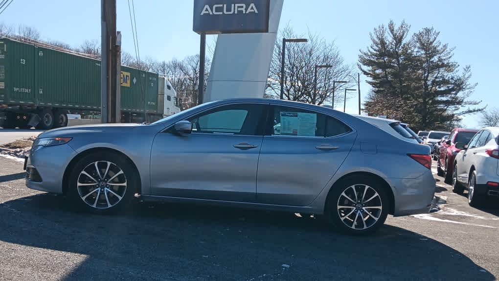 Vehicle image 7 of 33