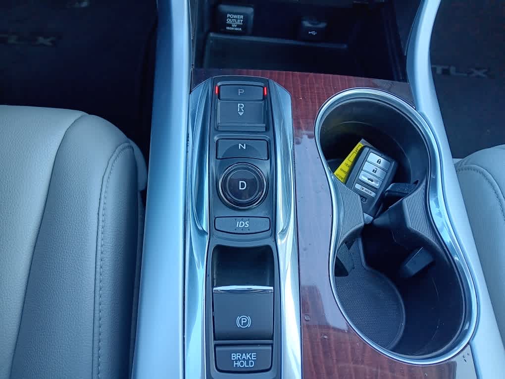 Vehicle image 26 of 33