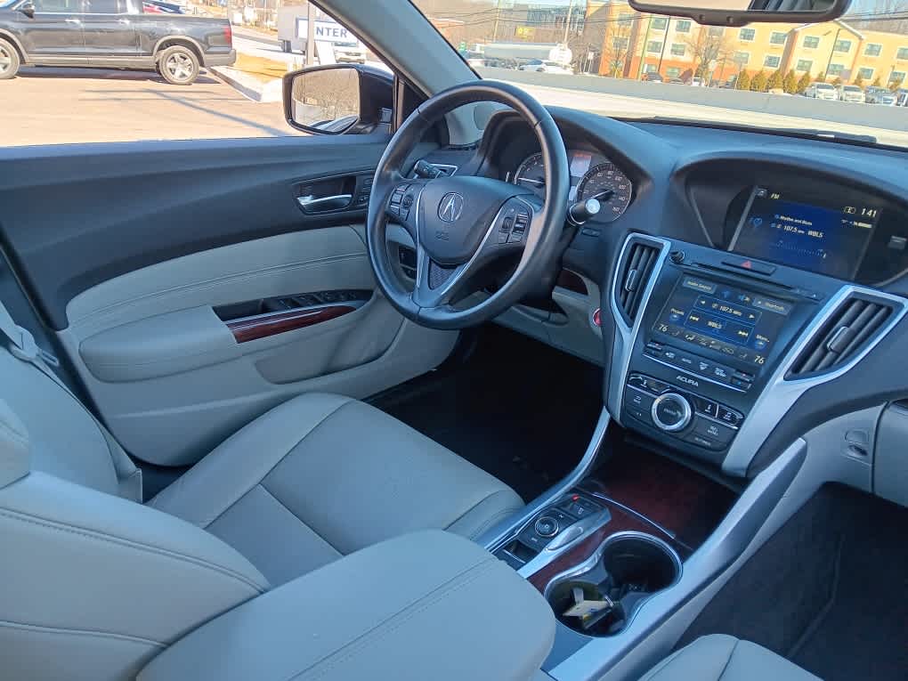 Vehicle image 12 of 33