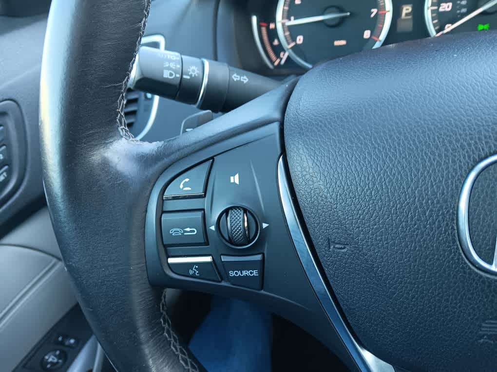 Vehicle image 21 of 33