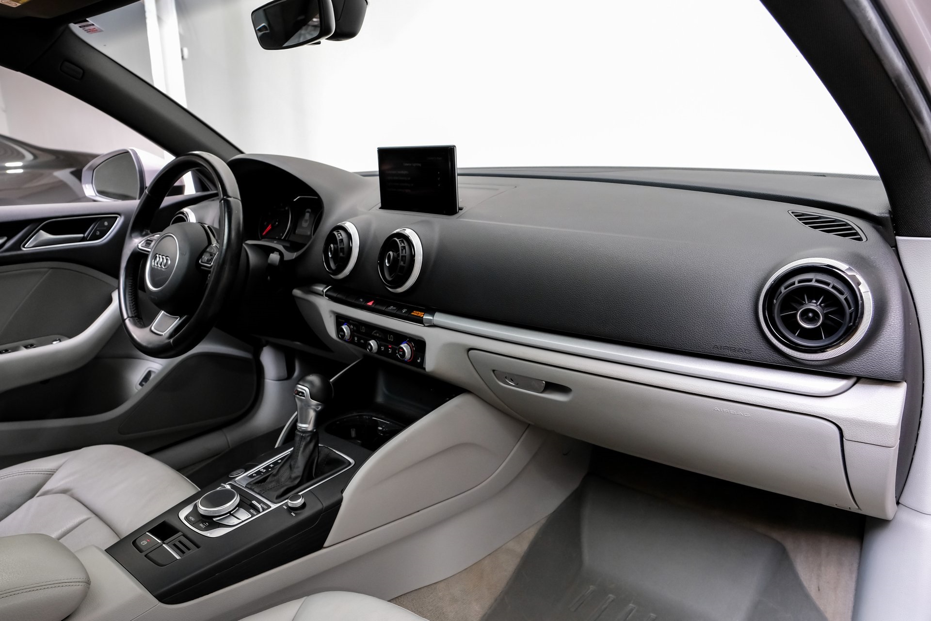 2016 Audi A3 1.8T Premium Image 31 of 64