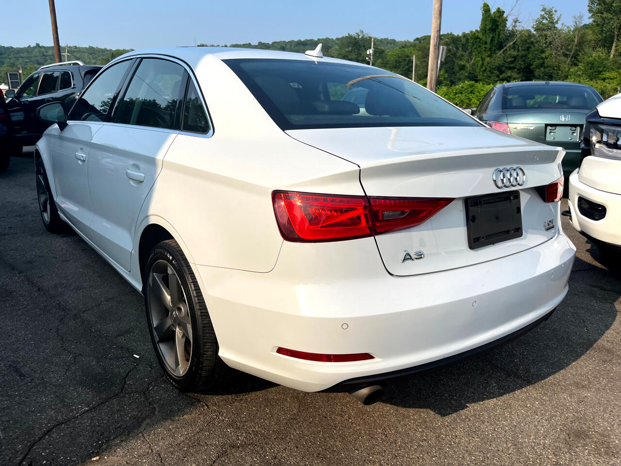 Vehicle image 7 of 32