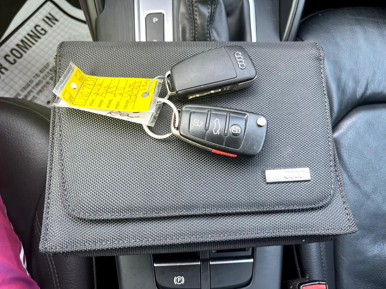 Vehicle image 27 of 32