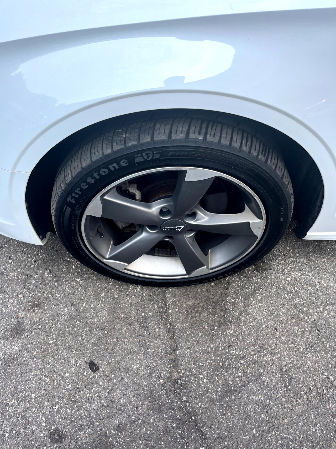 Vehicle image 29 of 32