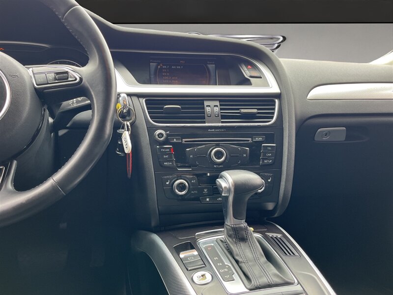 Vehicle image 13 of 19