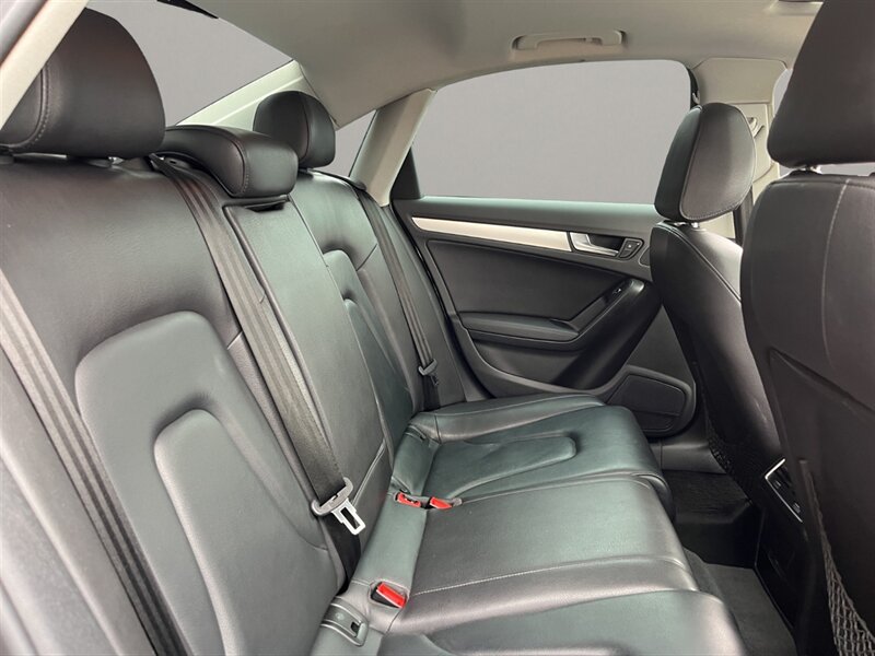Vehicle image 16 of 19
