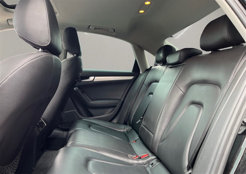 Vehicle image 11 of 19