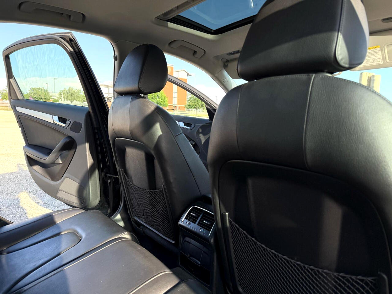 Vehicle image 22 of 25