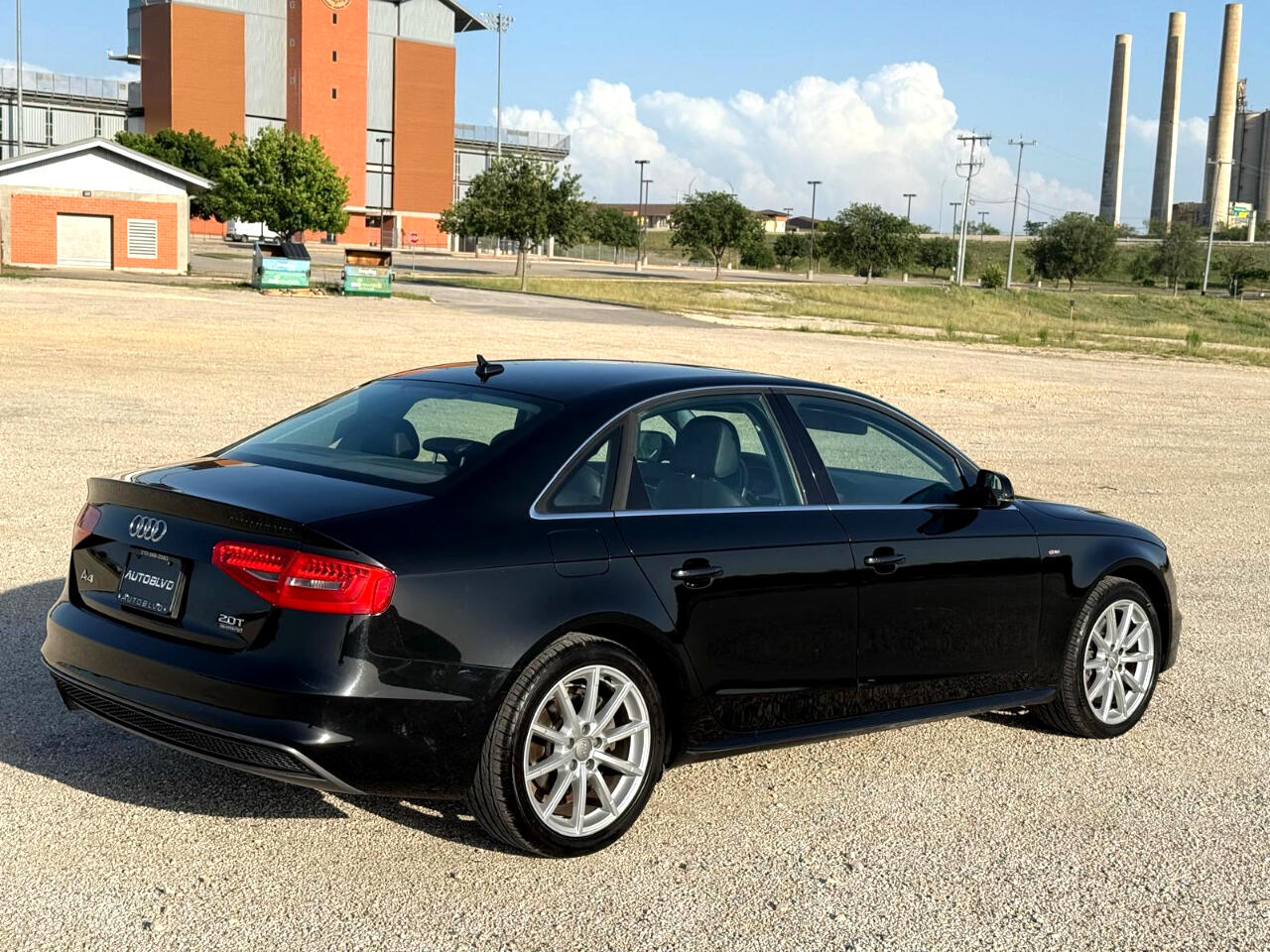 Vehicle image 5 of 25