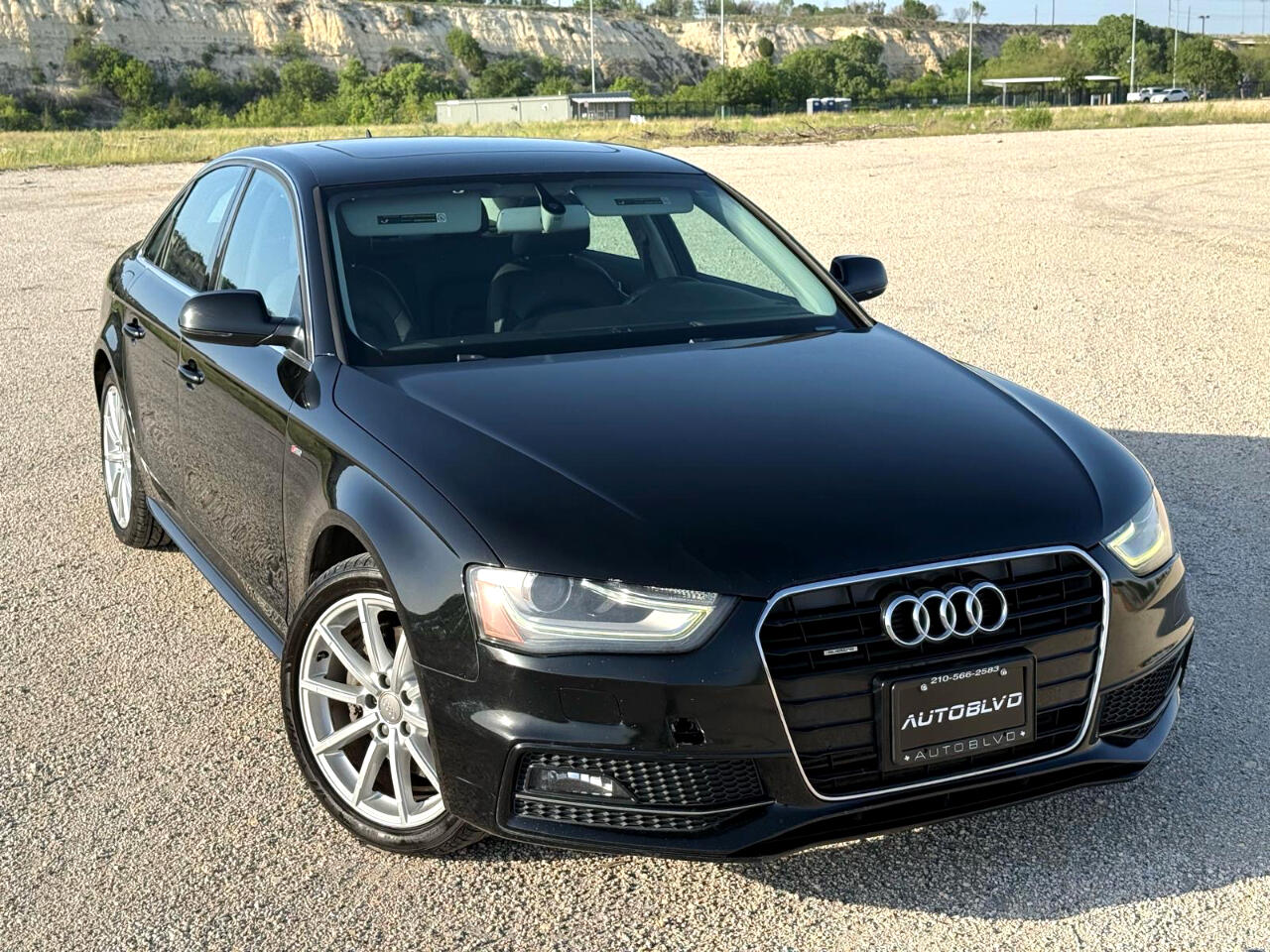 Vehicle image 4 of 25