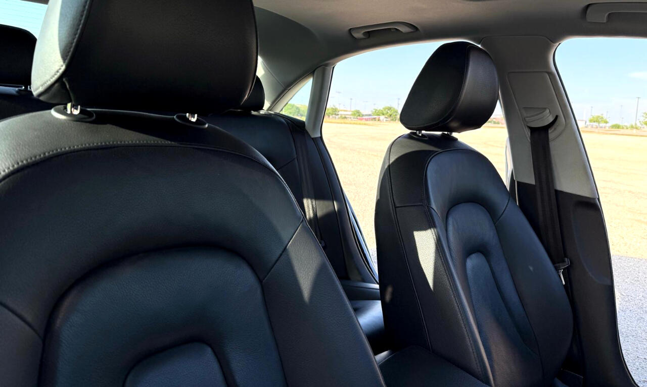 Vehicle image 24 of 25