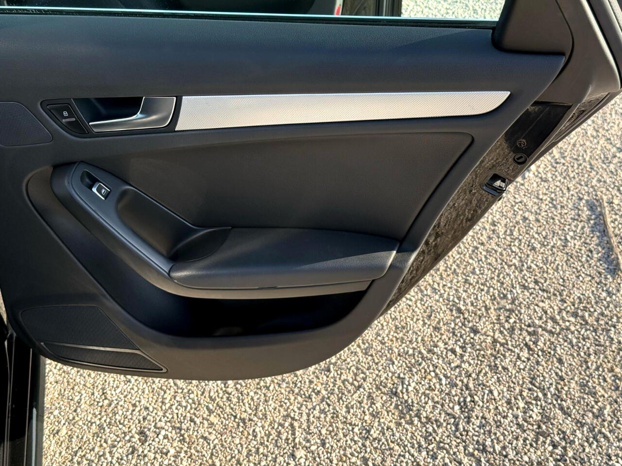 Vehicle image 20 of 25