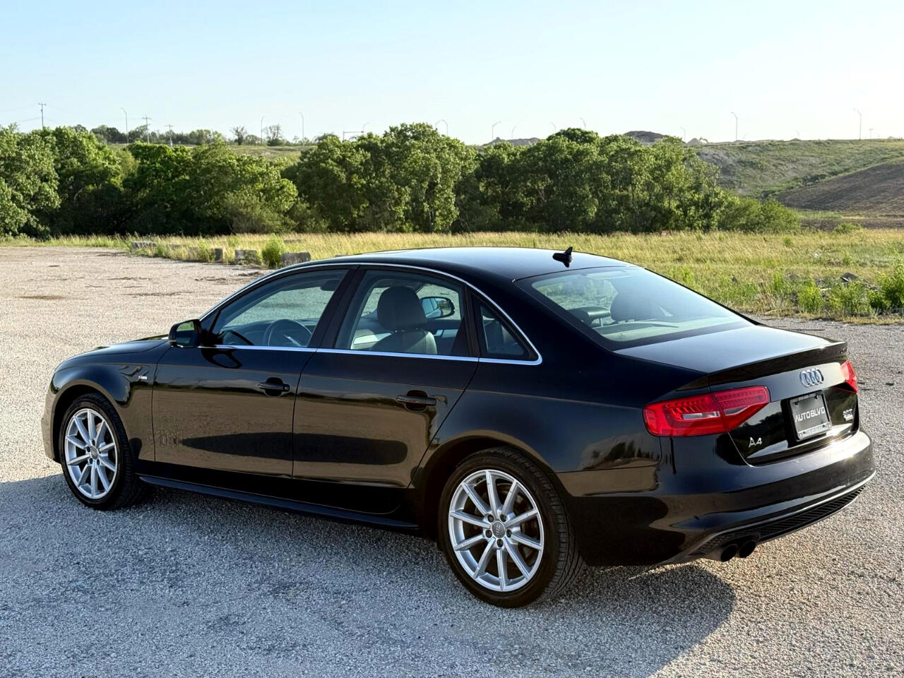 Vehicle image 7 of 25