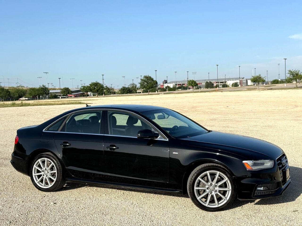 Vehicle image 3 of 25