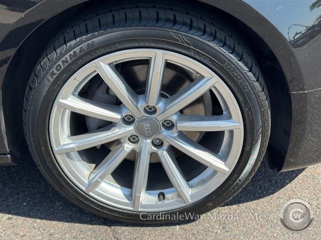 Vehicle image 10 of 32