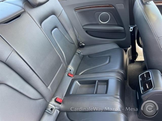 Vehicle image 11 of 32