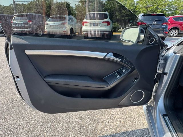 Vehicle image 10 of 23