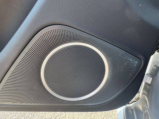 Vehicle image 16 of 23