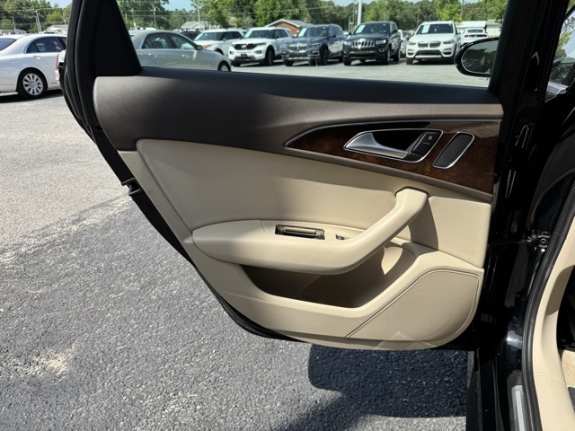 Vehicle image 13 of 21