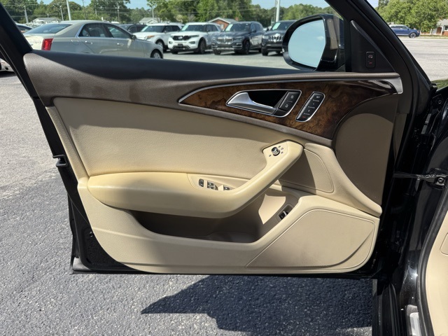 Vehicle image 15 of 21