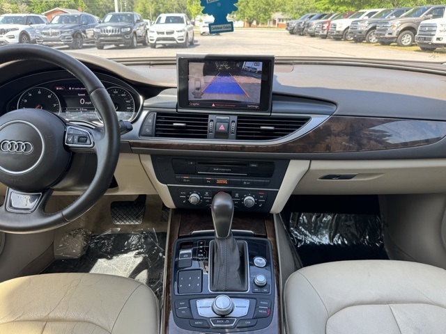 Vehicle image 18 of 21