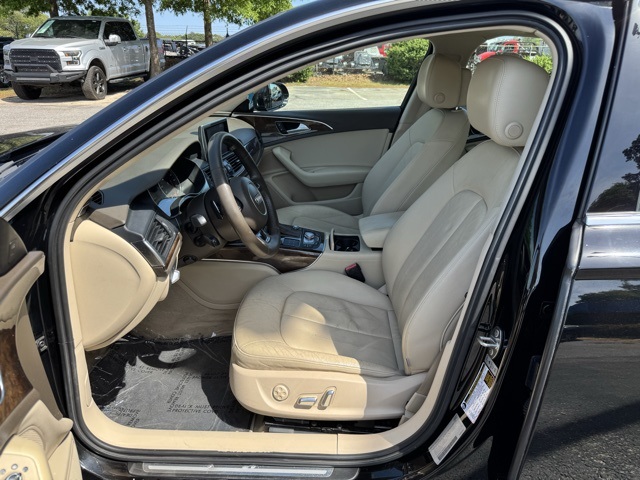 Vehicle image 14 of 21