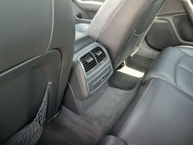 Vehicle image 26 of 30