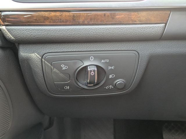 Vehicle image 27 of 30
