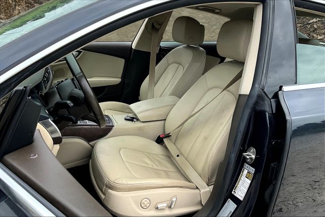Vehicle image 12 of 33