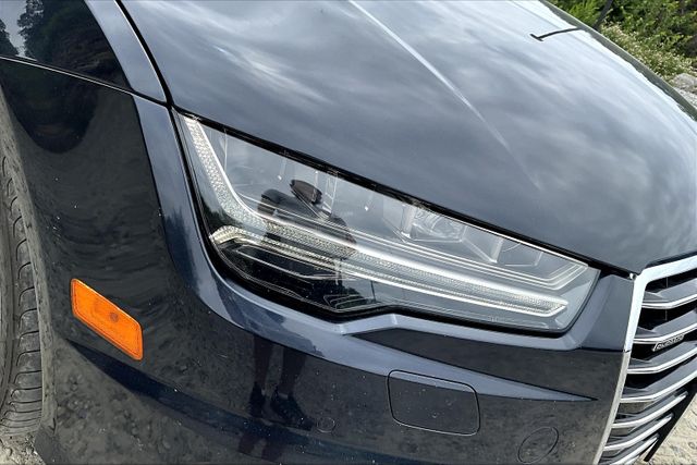 Vehicle image 26 of 33