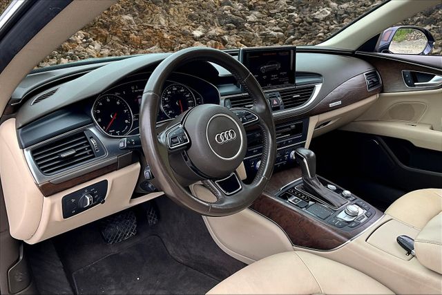 Vehicle image 14 of 33