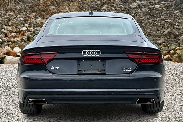 Vehicle image 5 of 33