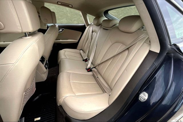 Vehicle image 10 of 33