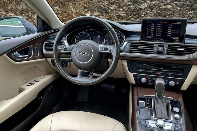 Vehicle image 15 of 33
