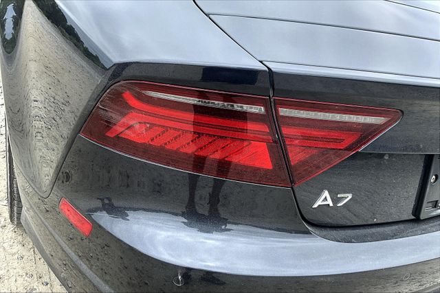 Vehicle image 8 of 33